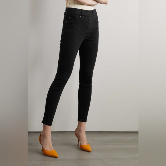 NWT- SPANX Mid Rise Black Pull On Skinny Jean - Picture 1 of 15